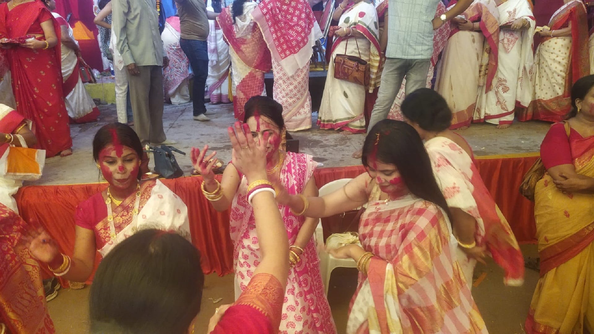 Shardiya Navratri Maa Durga Utsav with pomp women celebrate Sindoor Festival