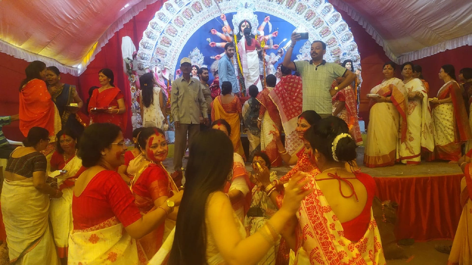 Shardiya Navratri Maa Durga Utsav with pomp women celebrate Sindoor Festival