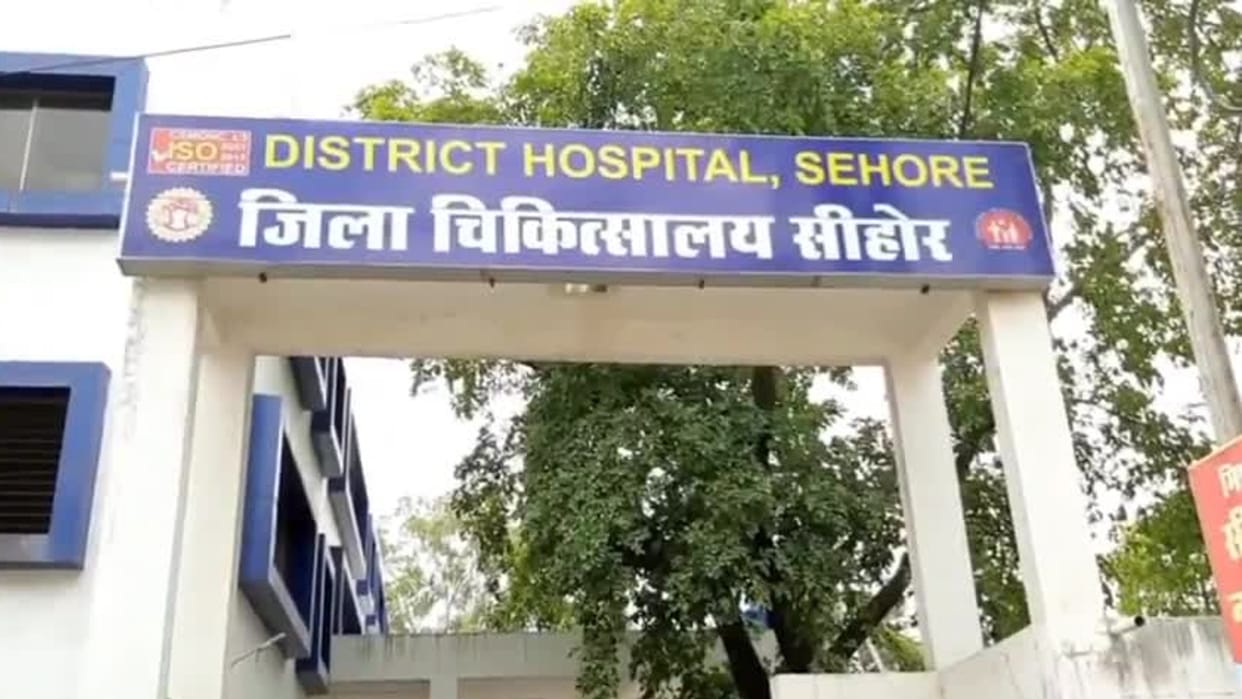 Bloody clash between two groups over bike collision in Sehore's Ichhawar two serious in firing