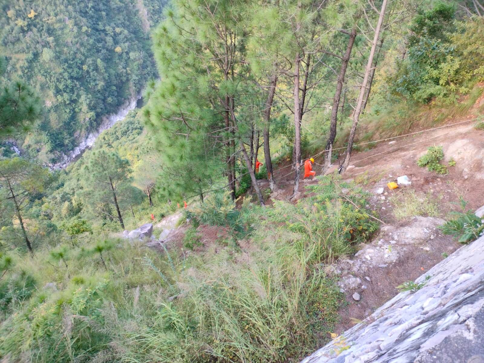 Uttarakhand Pauri Bus Accident: Dead bodies spread everywhere on hill Horrible Photos