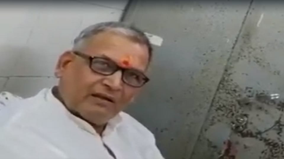 Lucknow News Administrative officer for demanding bribe suspended