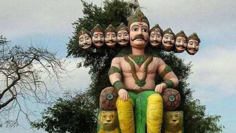Tradition of cutting the nose of Ravana's effigy on Dussehra