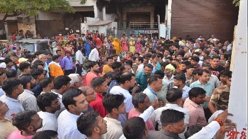 Agra hospital fire Death of doctor and son daughter  father said killed by setting fire