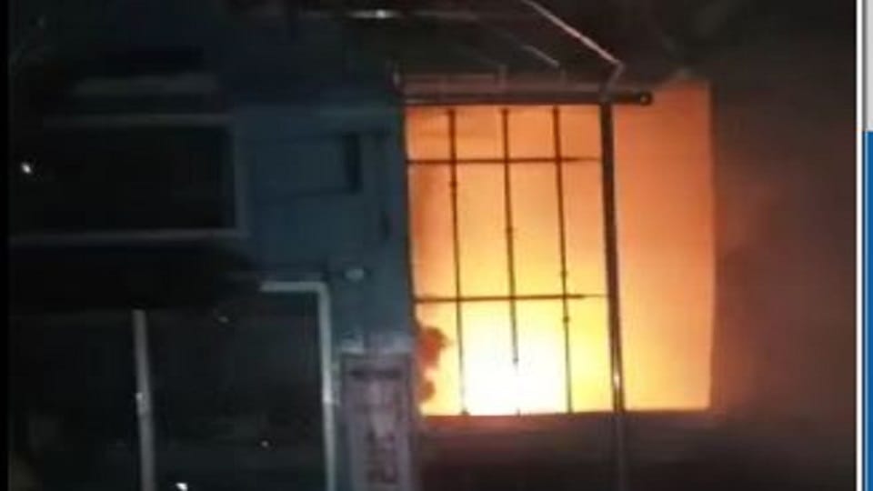 Forensic team collected evidence in Madhuraj Hospital fire case in Agra