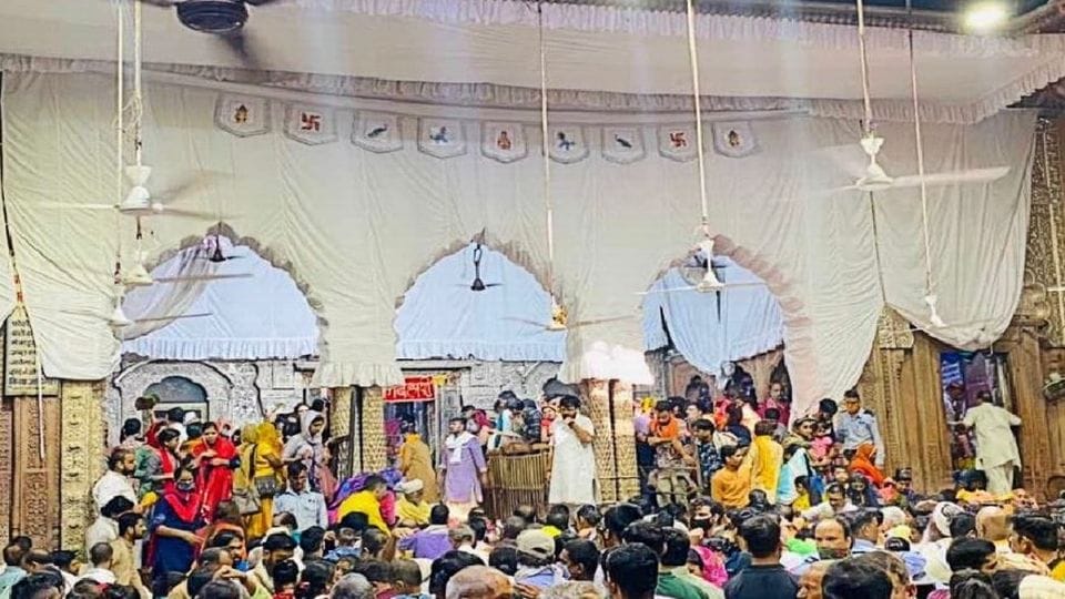 Vrindavan Banke Bihari will give divine darshan while playing flute in Maharas Mudra  on Sharad Purnima 2022