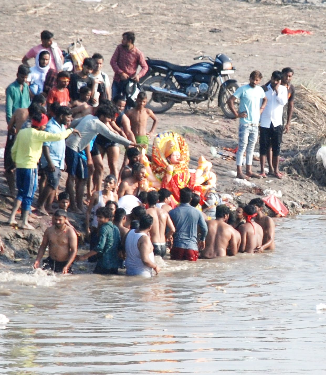 Sanjhi immersed in Yamuna after worship