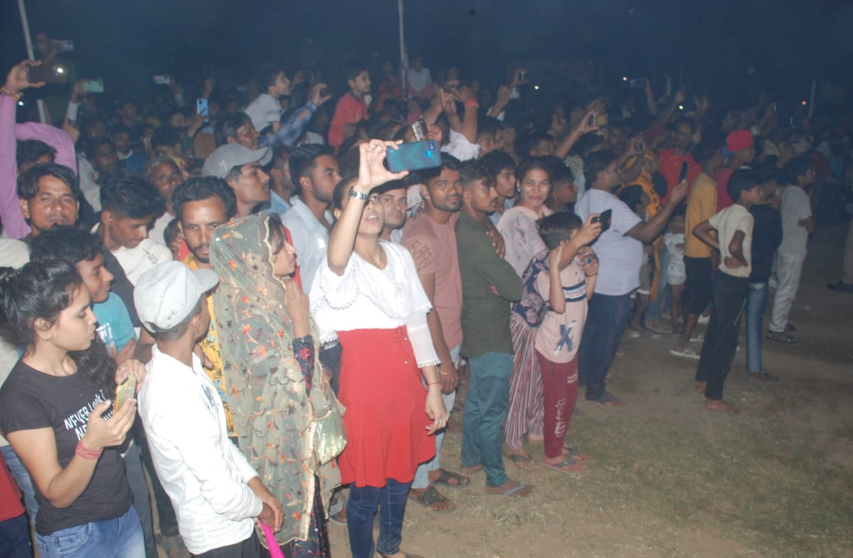 The scene in the field, the earth shaking, the falling Dasakandhar