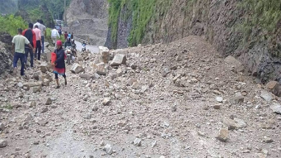 Maharajganj Narayangarh-Mughlik, Pokhara and Benisahar-Chame road blocked due to heavy rains