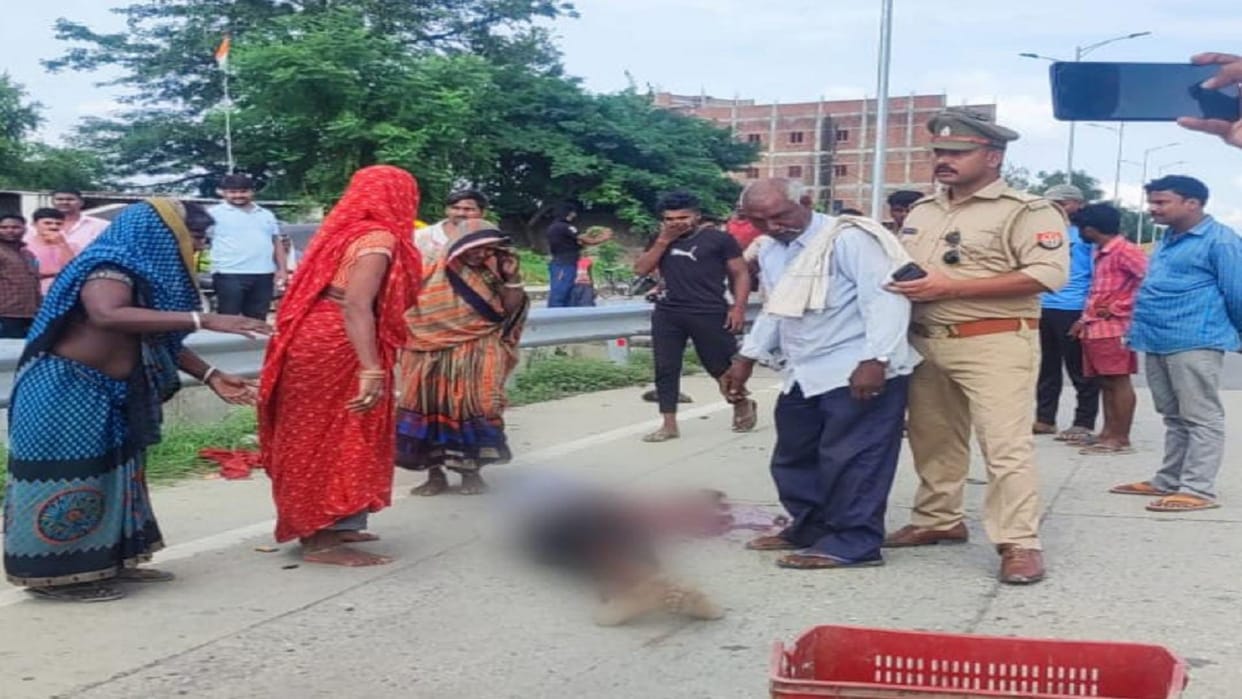 Accident Traumatic death of bike rider after being hit by unknown Bolero, dead body scattered on the road, on