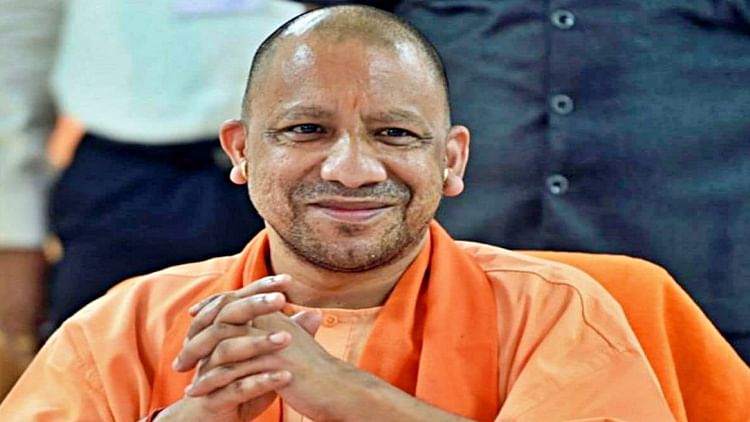 Cm Yogi Adityanath Reaches Noida Will Inaugurate The Data Center Amar Ujala Hindi News Live