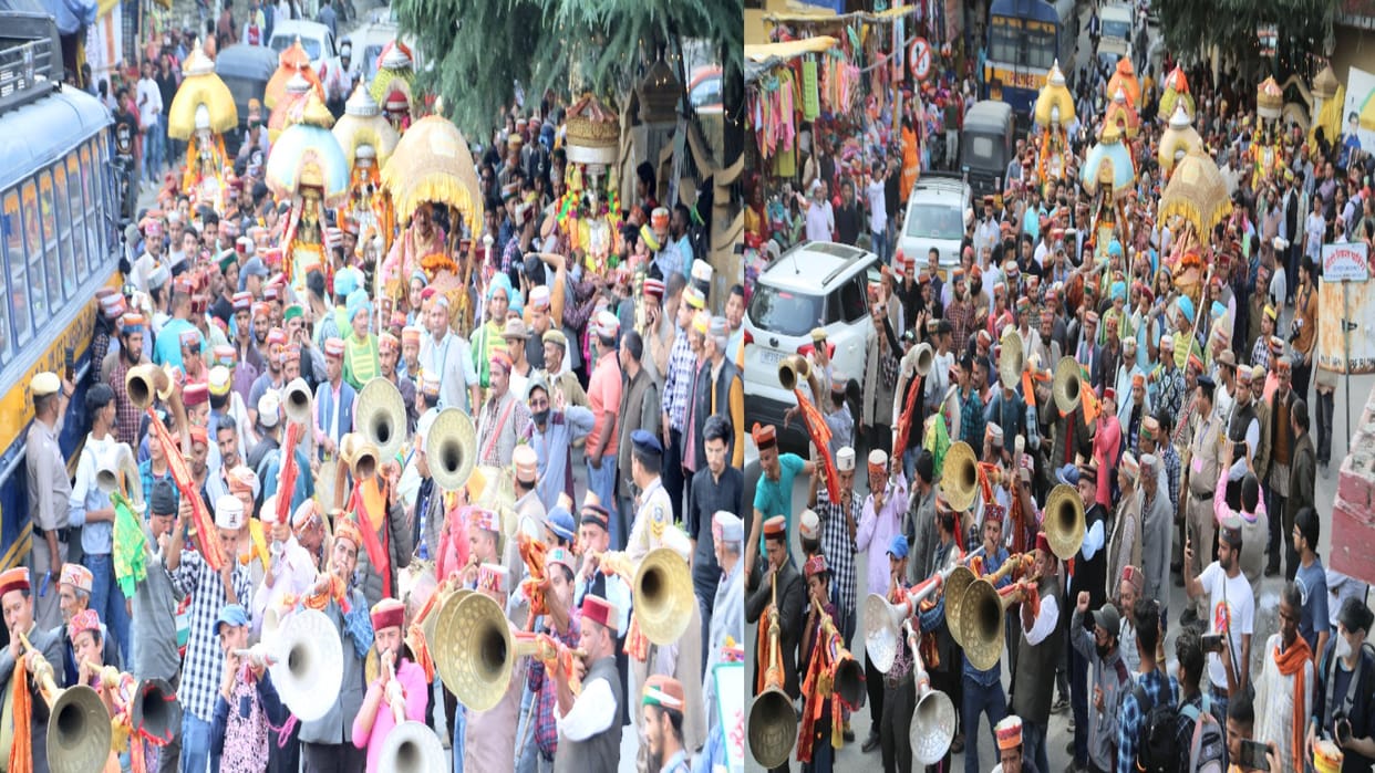 International Kullu Dussehra: Jaleb of Lord Narsingh came out in royal style