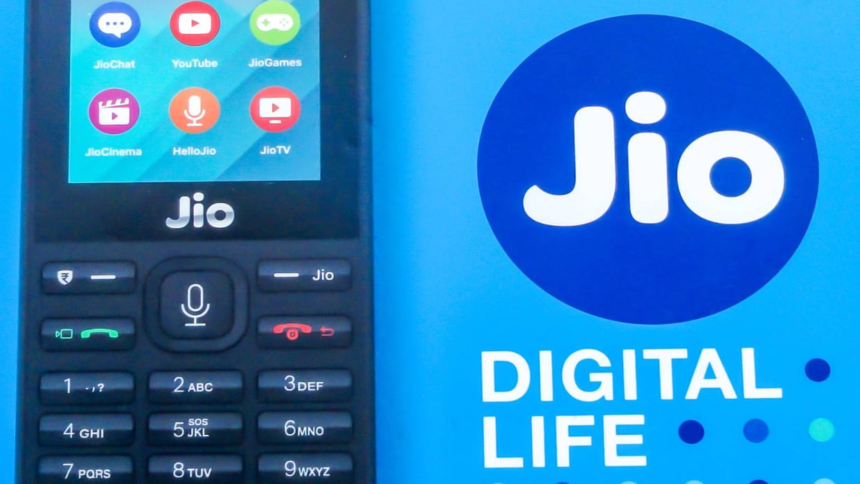 Jio Recharge Plan Under 100 Rupees Enjoy Unlimited Jio Calling And Data  Plans News In Hindi