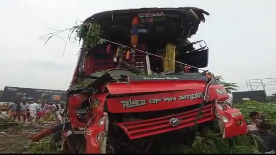 Vadakkencherry accident, Kerala  KSRTC in Vadakkencherry, Many Dead including Student