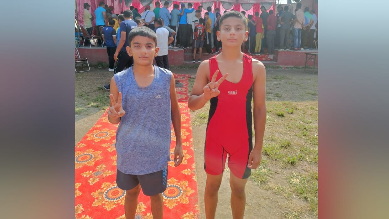 two brothers somya and sabhya wins gold and silver medal in wrestling