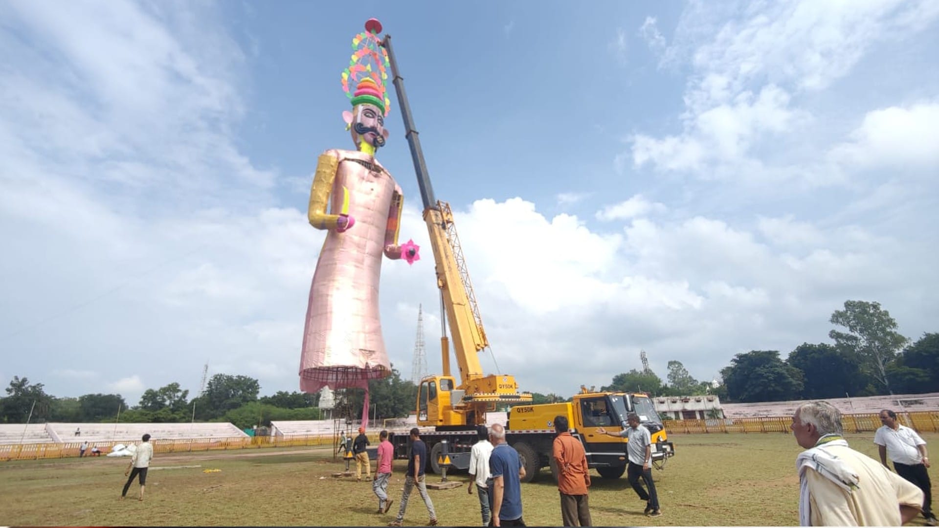 Madhya Pradesh highest Ravana got burnt due to rain combustion was done by pouring petrol
