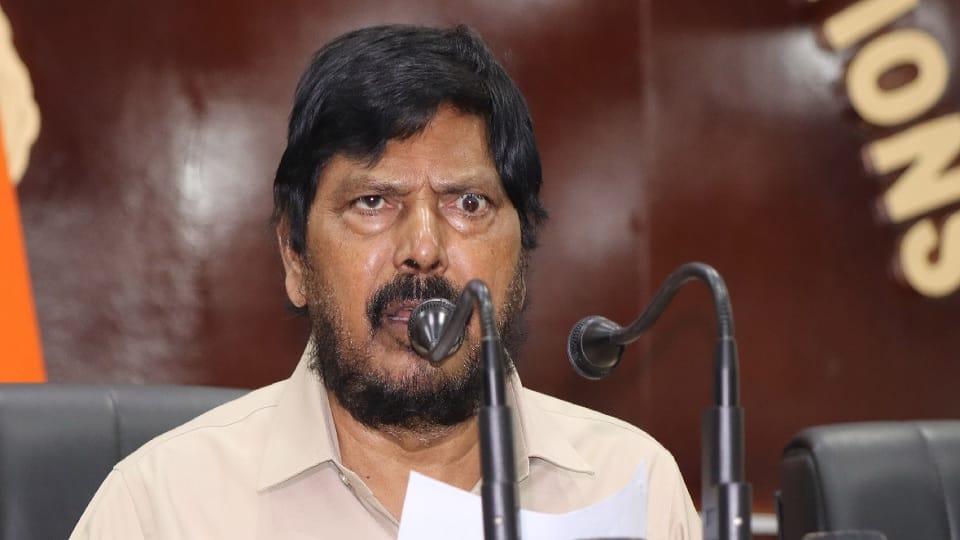 केंद्रीय मंत्री रामदास अठावले