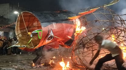 See Kashis Ravana Dahan in 10 pictures People burnt Ravanas family gave a special message