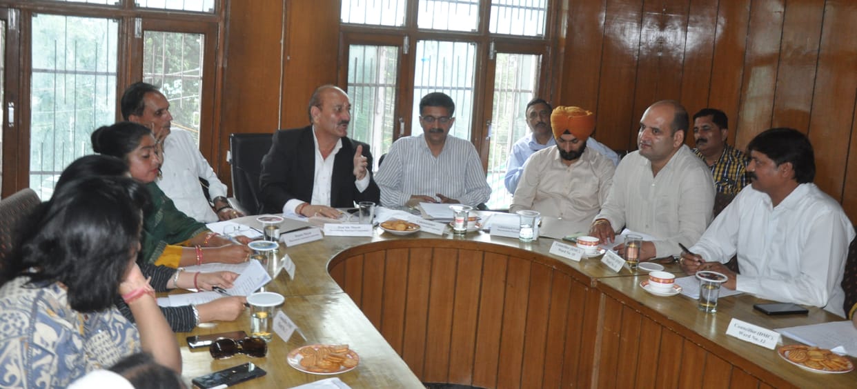 Water-electricity will be cut for the traders who do not pay the garbage fee in Dharamshala