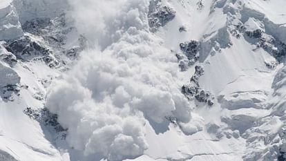 Avalanche alert in chamoli uttarakhand Snowfall in high altitude areas Weather news read more updates in hindi