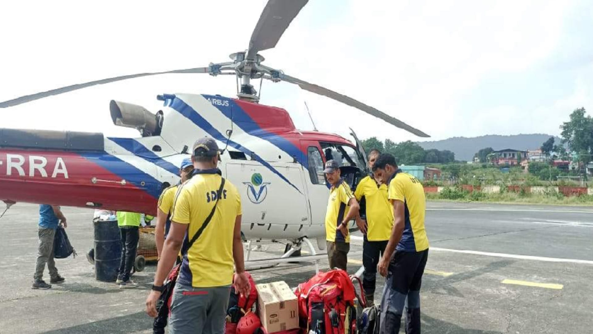 Uttarkashi Avalanche Survivor Major Deval Vajpayee Spoke with SDRF About the Tragedy News in Hindi
