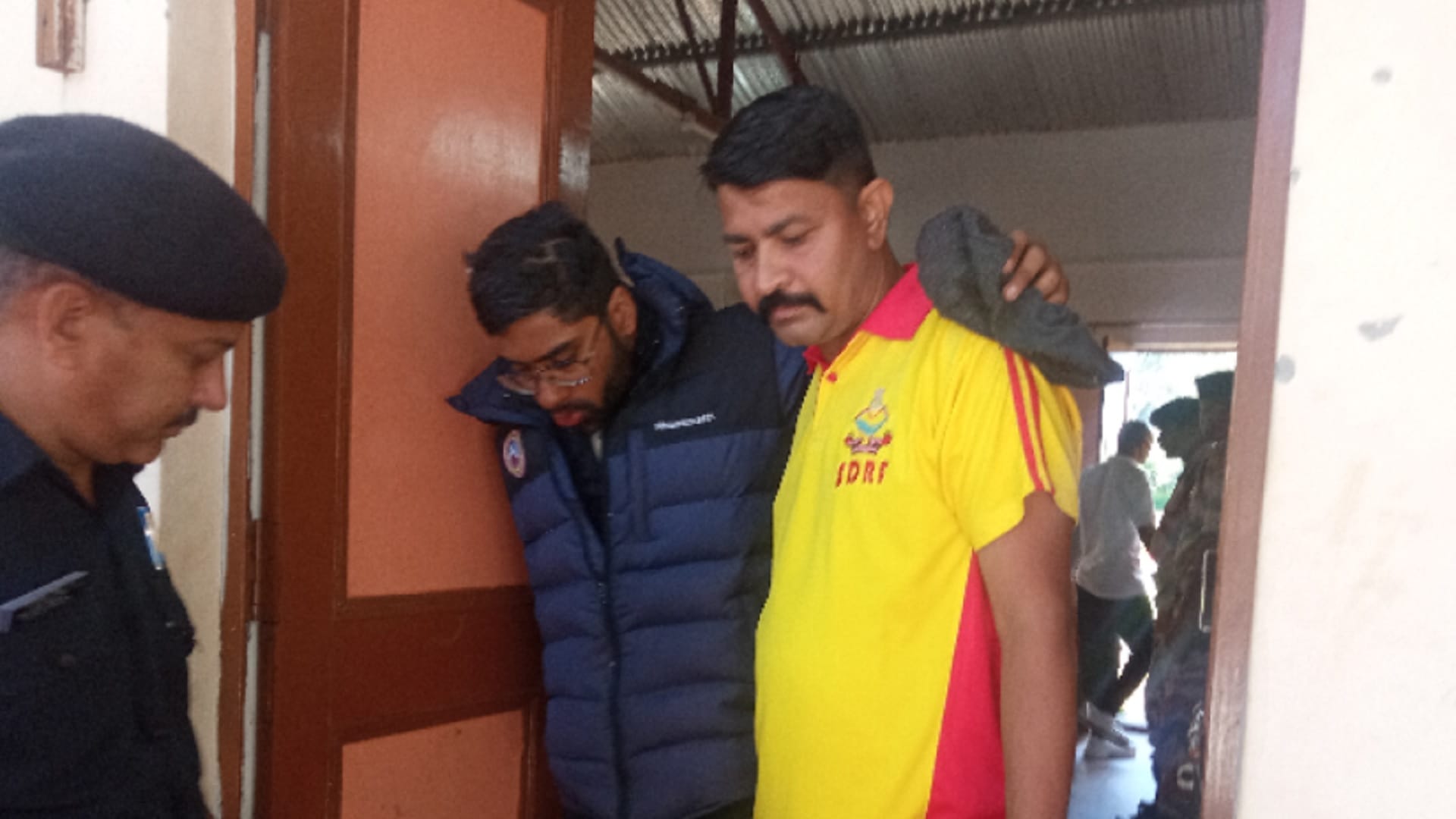 Uttarkashi Avalanche Survivor Major Deval Vajpayee Spoke with SDRF About the Tragedy News in Hindi