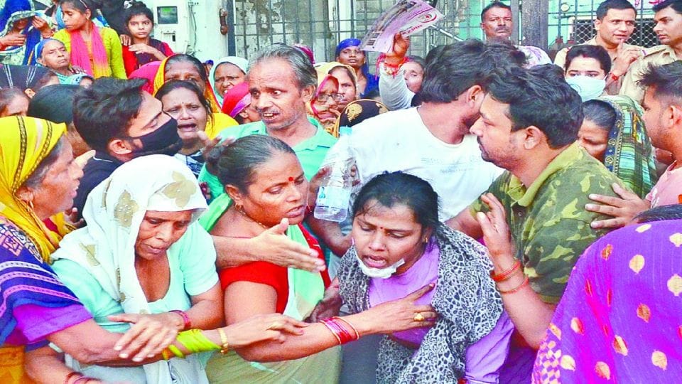 Forensic team collected evidence in Madhuraj Hospital fire case in Agra