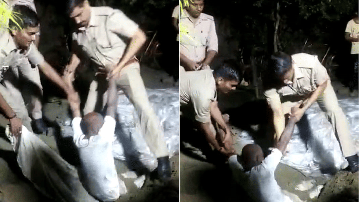 Man tried to take Samadhi in Turkpatti area of Kushinagar police rescued