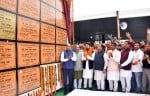 ऊना में लगभग 200 करोड़ रुपये विकास कार्यों के उद्घाटन व शिलान्यास करते सीएम जयराम ठाकुर। उनके साथ क