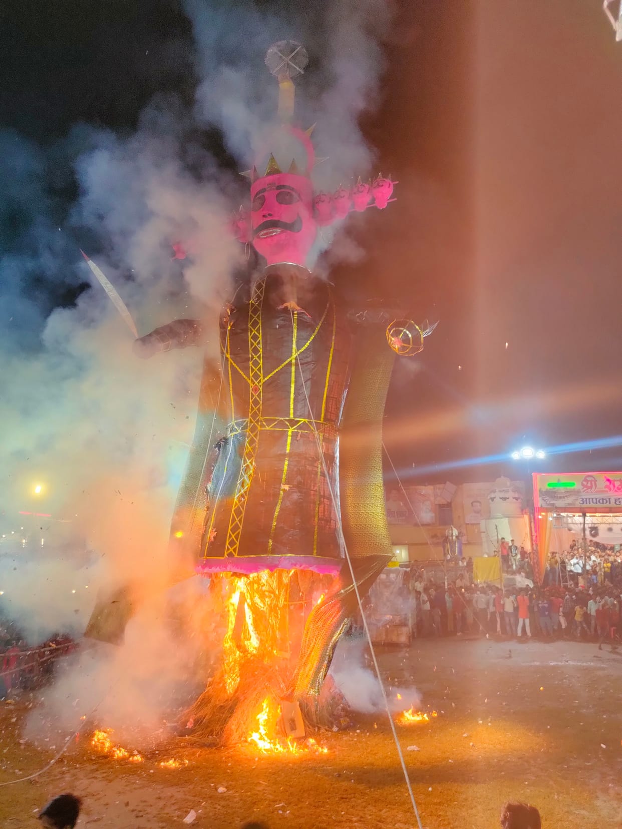 Kanpur Dehat: Ram's arrow killed Ravana, rain affected the performance of fair and Ramlila