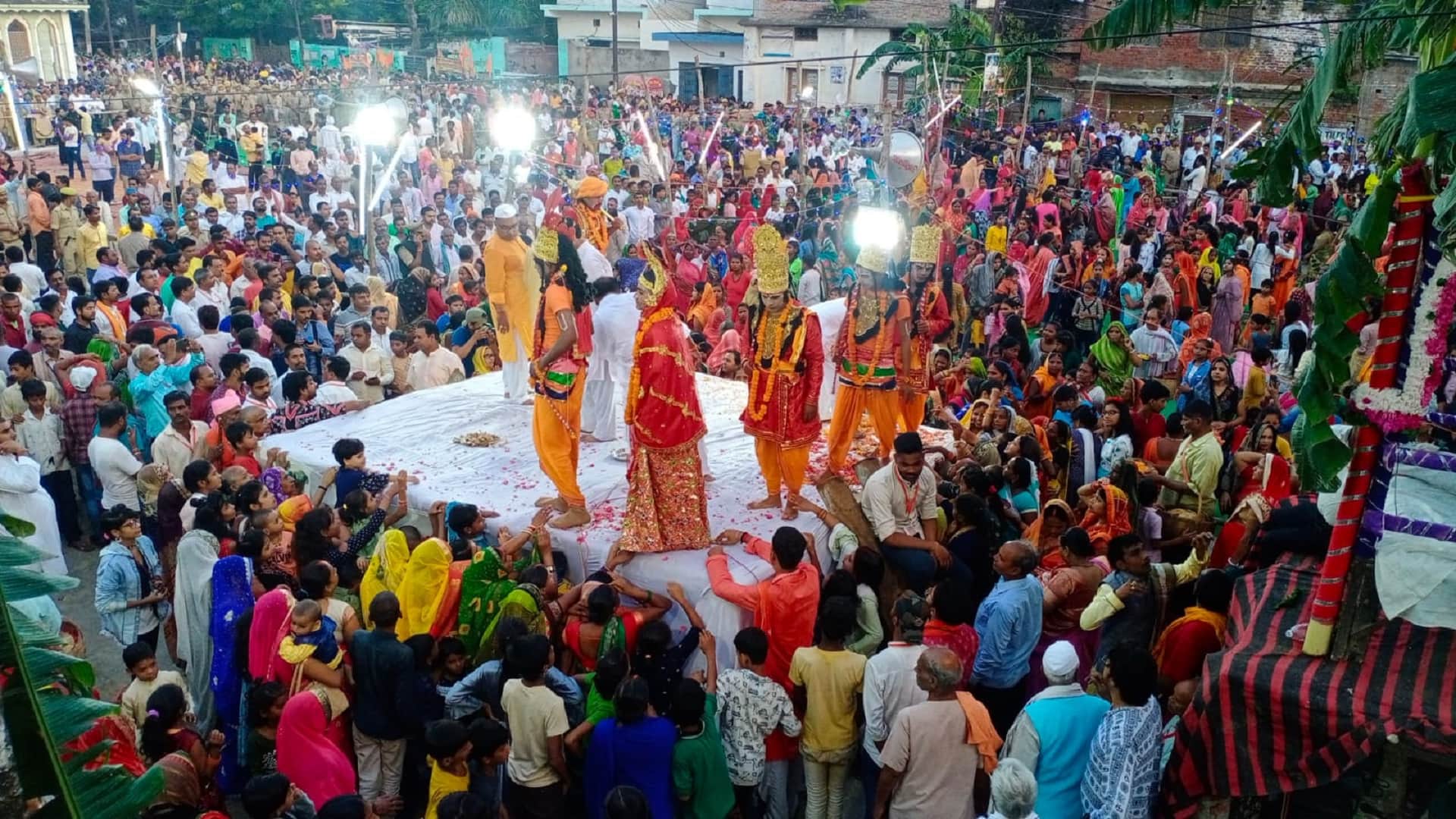 See Photos Historic Bharat Milap amidst in mau tight securit Ram came with Lakshmana from Pushpak Viman