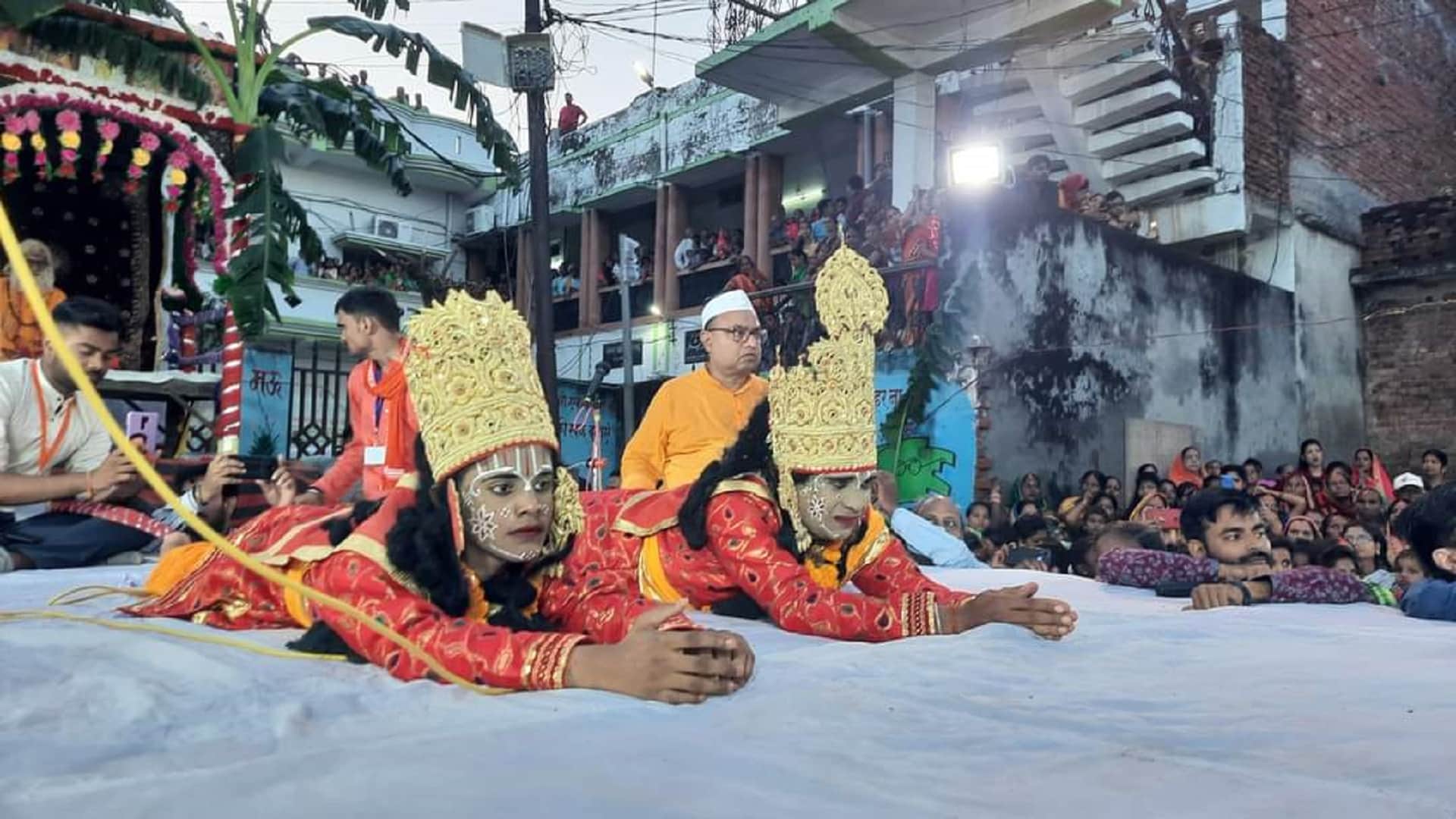 See Photos Historic Bharat Milap amidst in mau tight securit Ram came with Lakshmana from Pushpak Viman