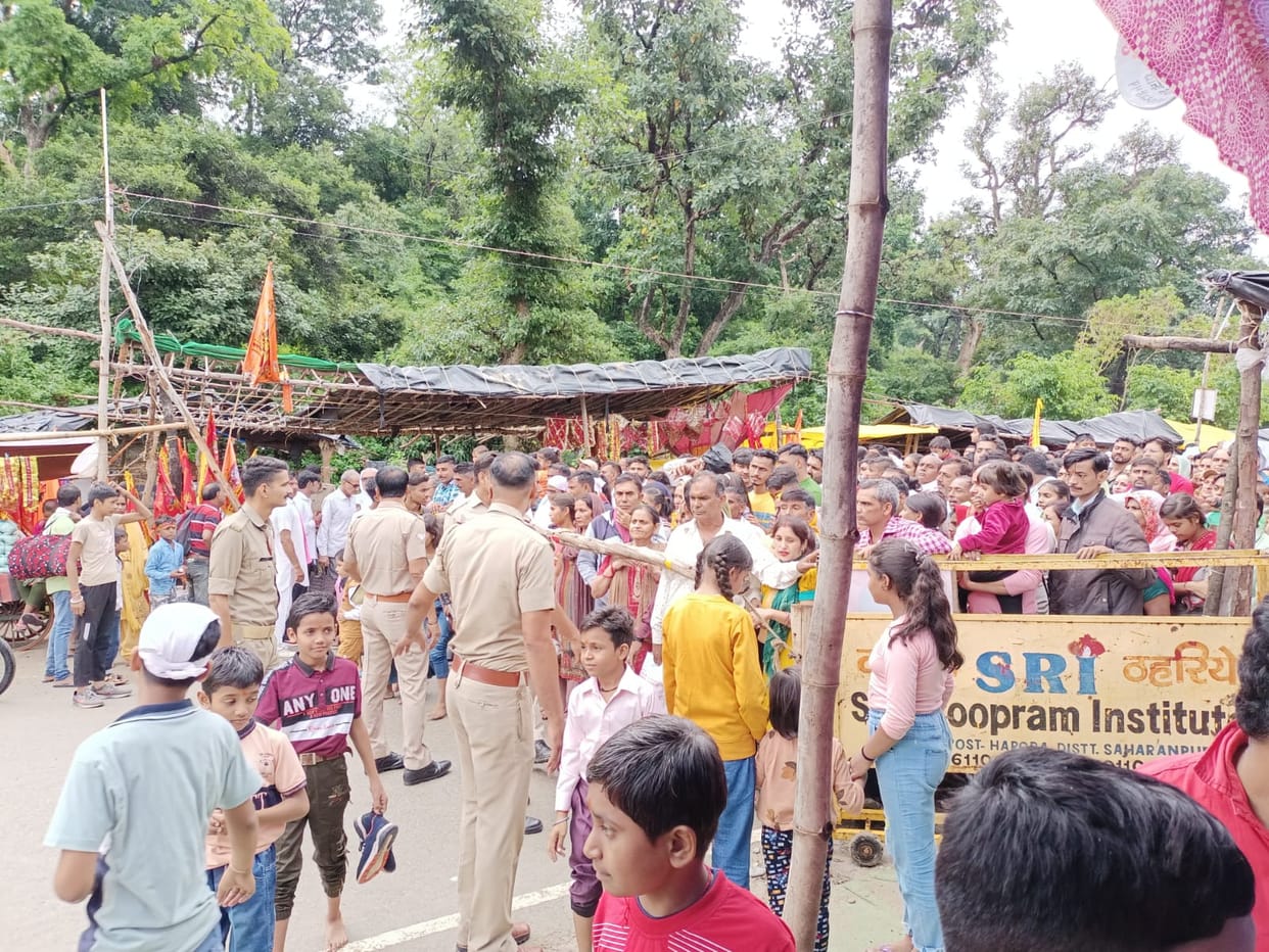 Devotees in the form of teams from Bhura Dev sent to see the mother