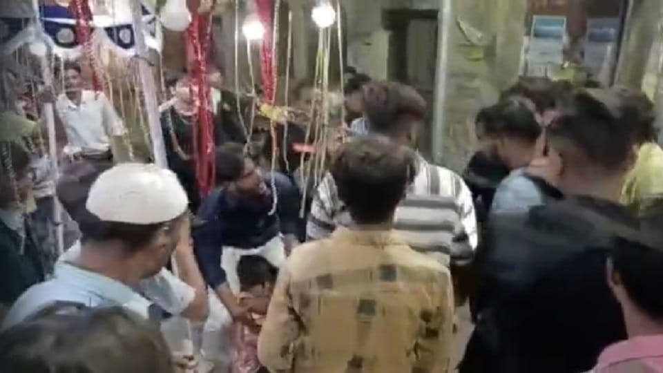 Baratis beaten up in Moradabad Mughalpura police registered case against one named and 30 unknowns