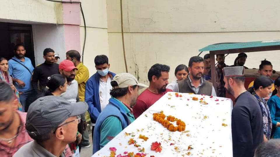 Avalanche in Uttarkashi Draupadi ka Danda peak 26 dead bodies recovered till now