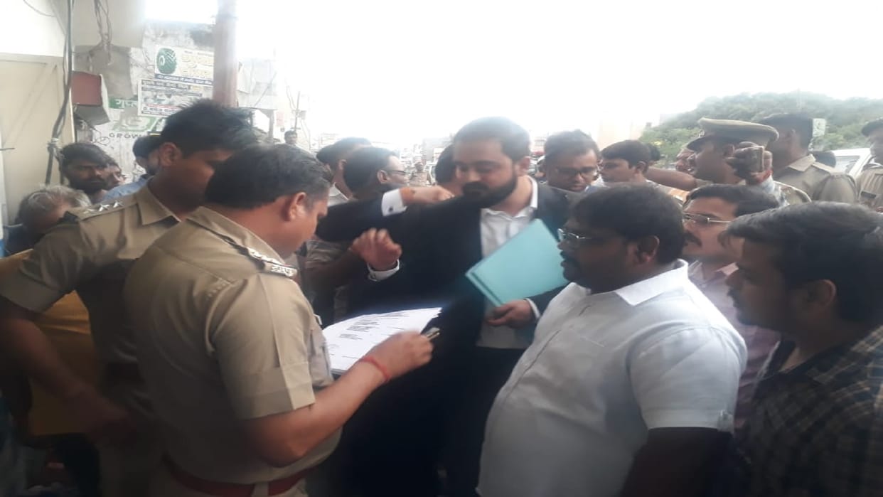 Raid in Aditya Lubricants showroom, advocates confiscated parts of Escorts company