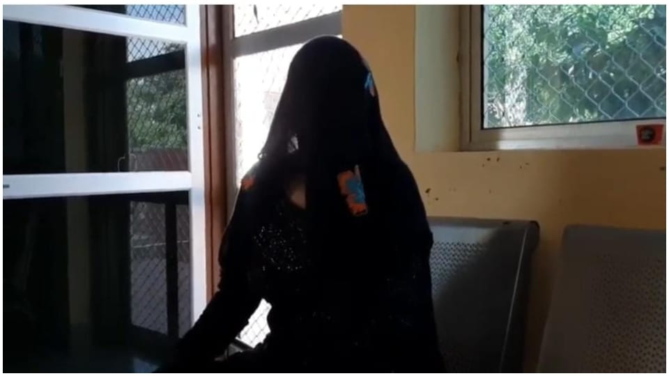 Woman accuses husband of illicit relationship in churu