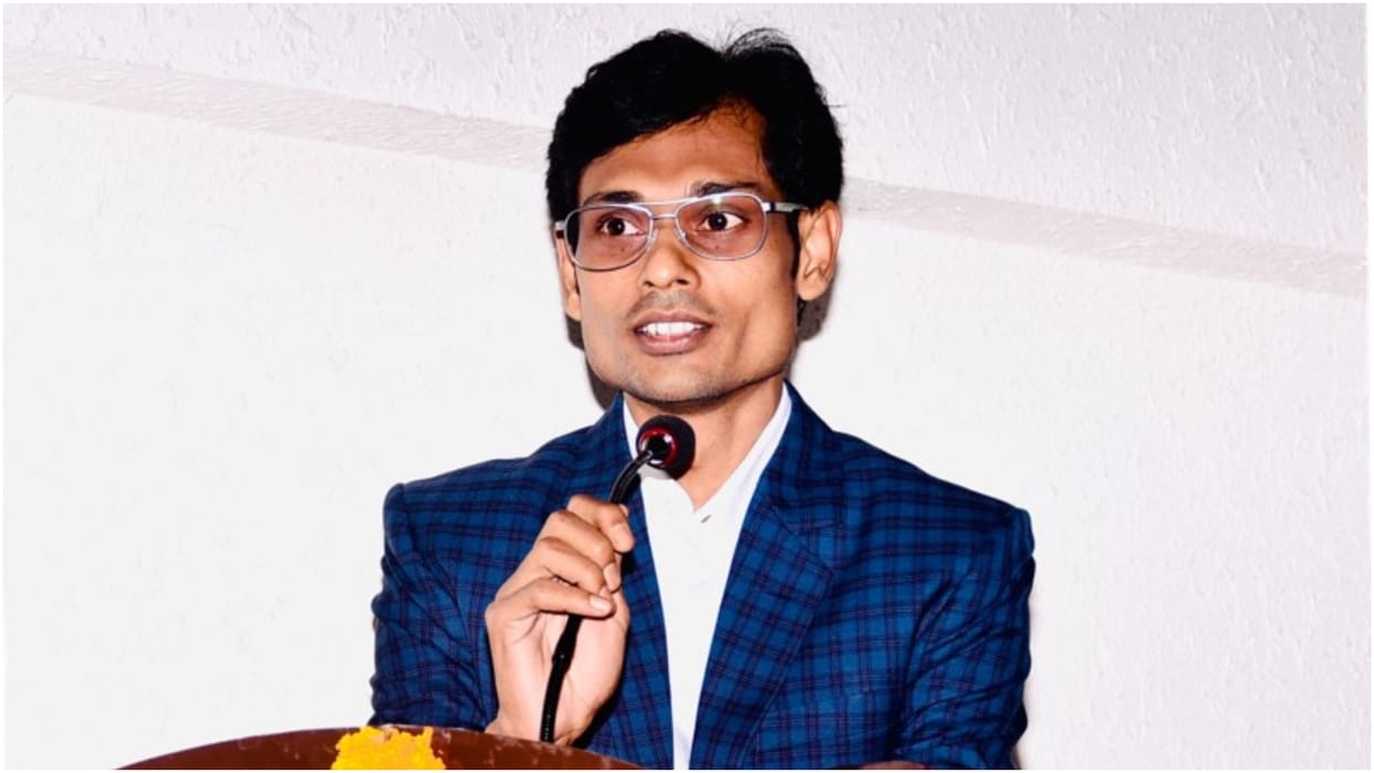 Dilkhush Kumar Paddle Rickshaw Driver Founder And CEO Of Rodbez Arya Go Cab Company Know In Details