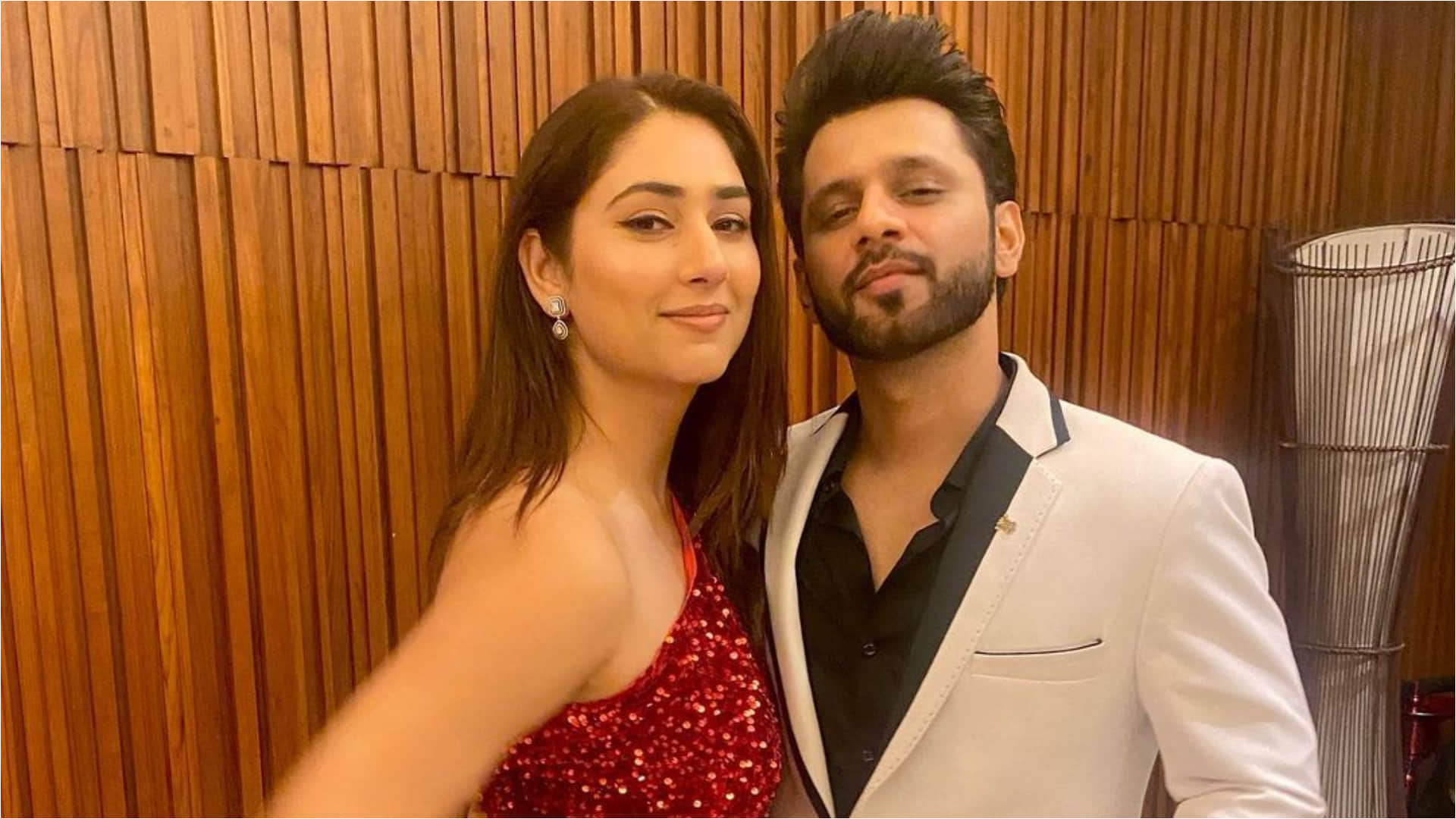 Bade Achhe Lagte Hain Serial Actress Disha Parmar Looks Hot in Red Mini Dress With Rahul Vaidya News in Hindi