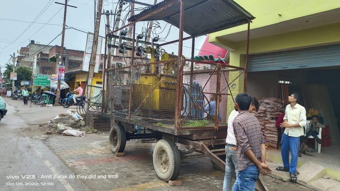 Auraiya: 11 hours of power loss due to transformer blowing
