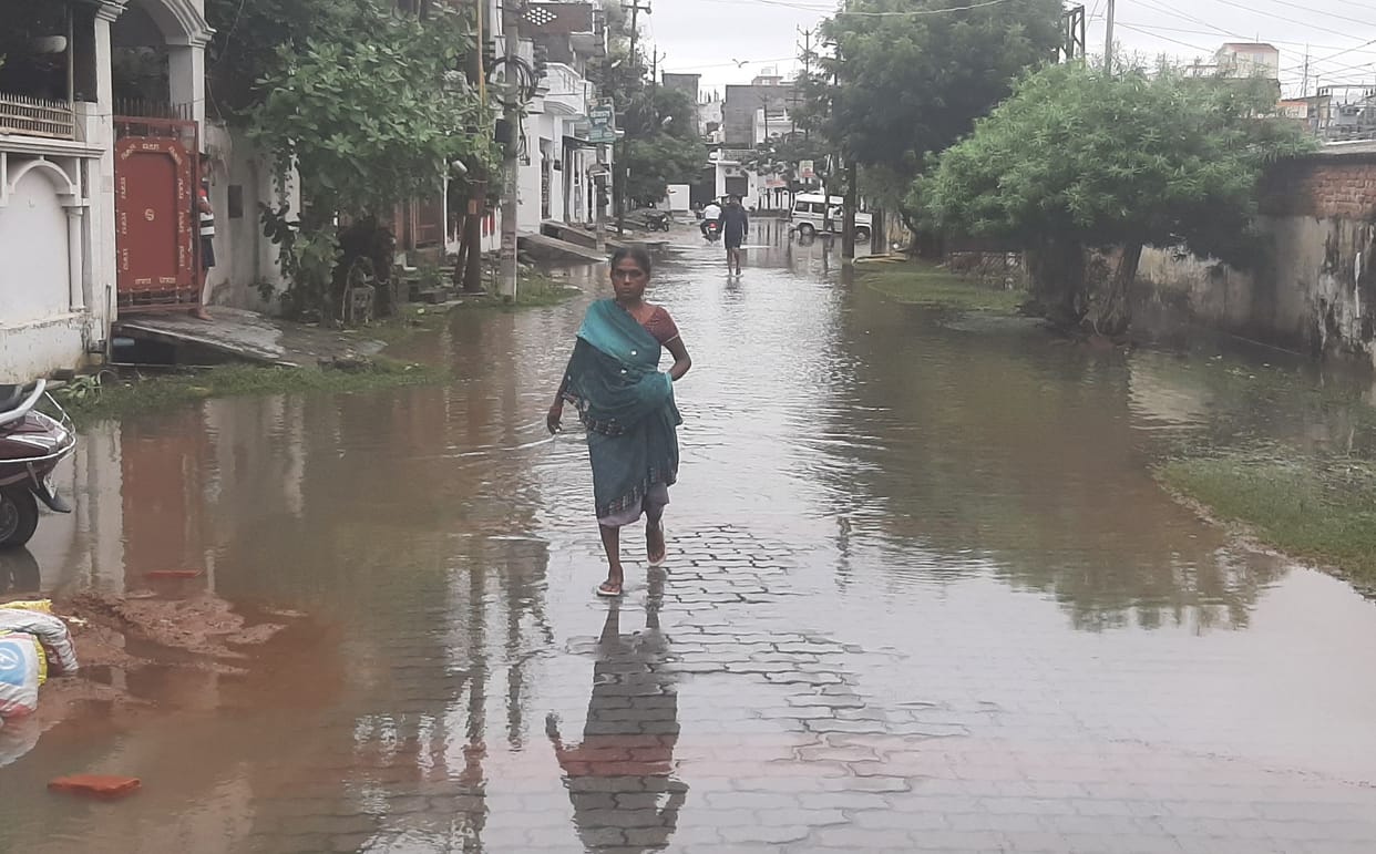 rain,water logging,gonda,water