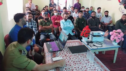 kashmir This year police recovered 800 stolen and lost mobiles