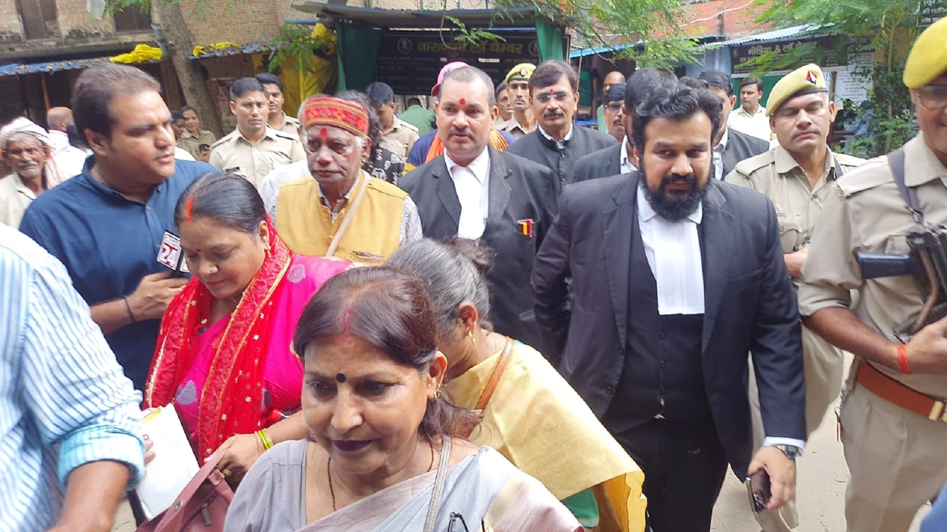 Live update Hawan and Worship before the verdict in Gyanvapi Masjid case Shivling carbon dating
