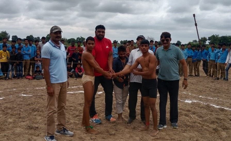 Hathras: Danveer in 65 kg weight category and Mateen won in 61 kg