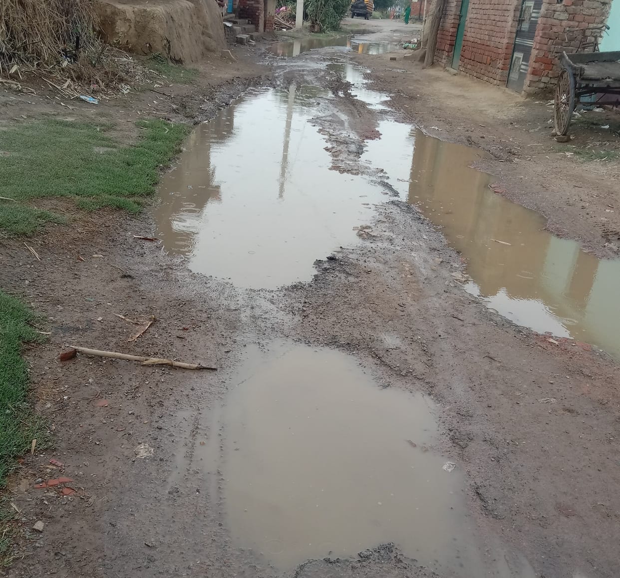Knee-filled water on the main road after the rain