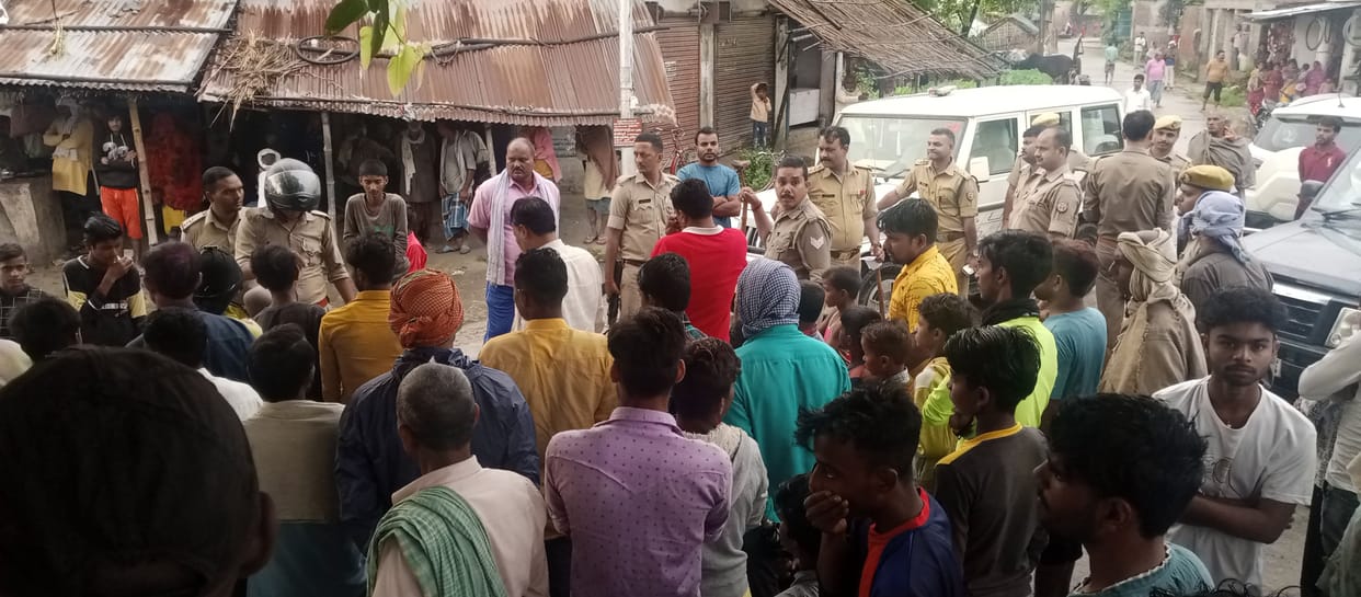 Two communities face to face over carrying the idol, clash broke out