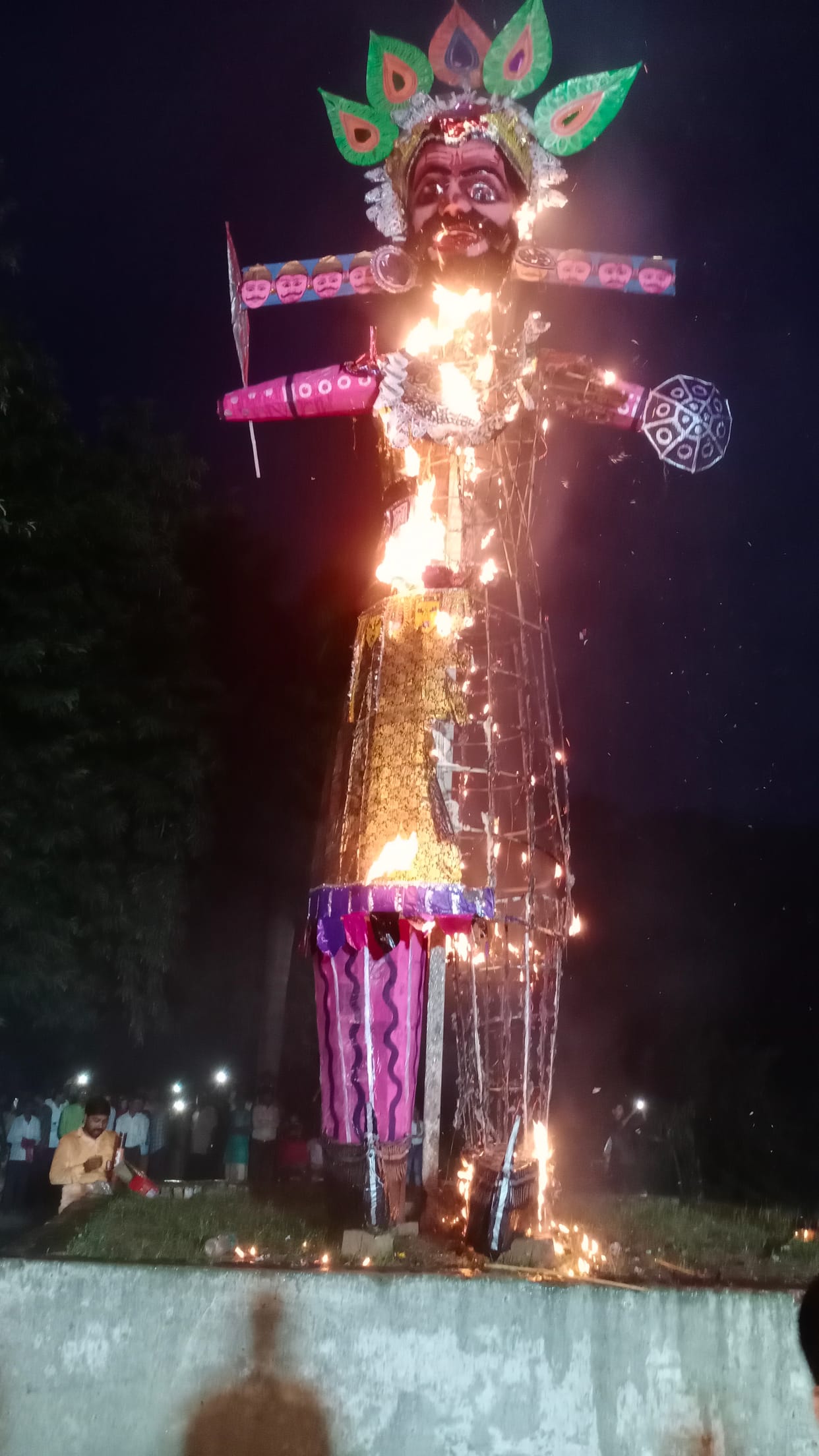 The effigy of Ravana got blown up by an arrow of Shri Ram.