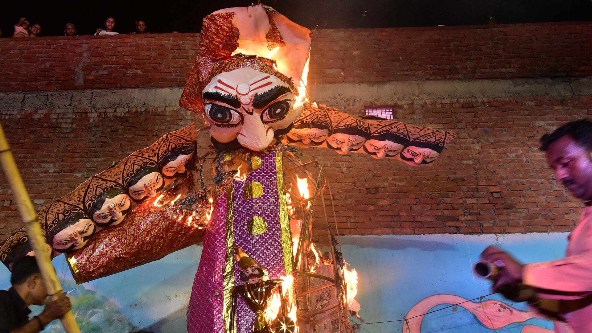 Prayagraj: Ravana was killed in pajava Ramlila, directions resonated with Jai Shri Ram