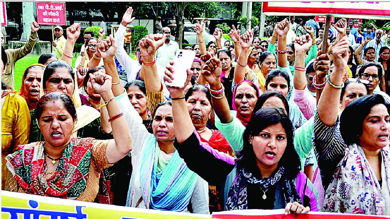 PTI teachers raised voice