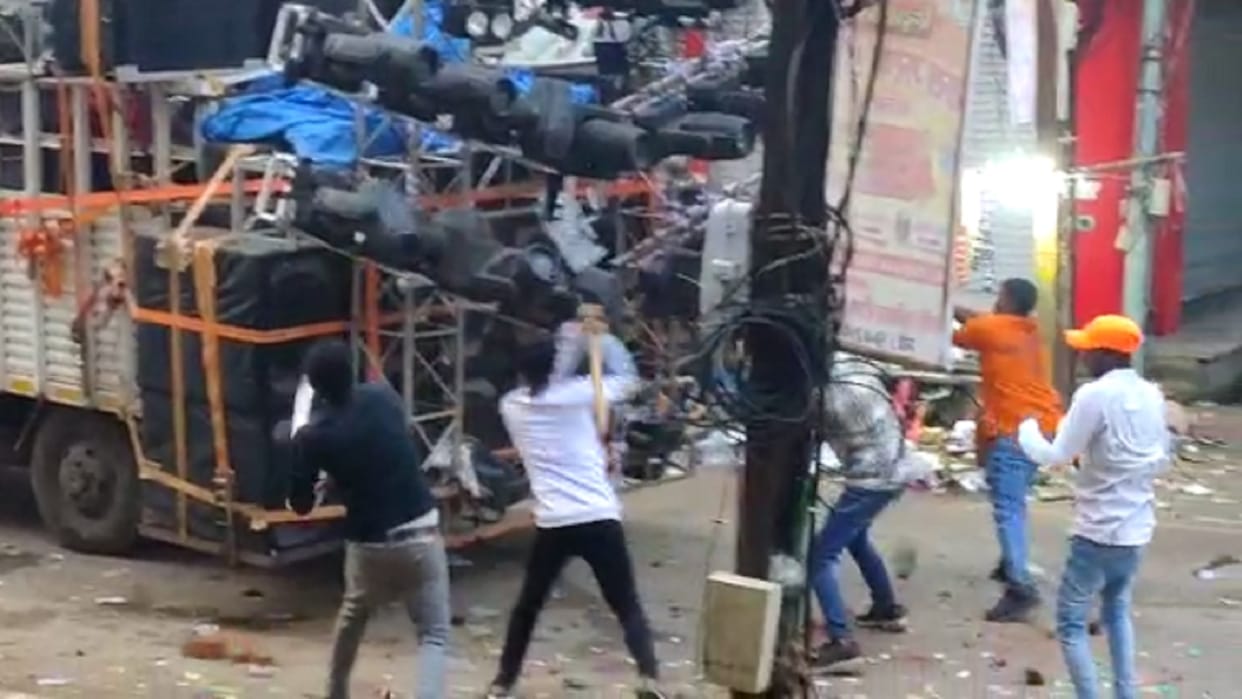 ruckus during durga immersion in chhattisgarh; people were beaten up, vehicles vandalized in bilaspur