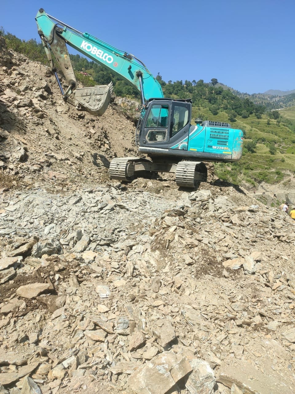 sirmaur news after 13 days solan minas road  are closed people facing problem